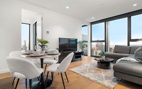 Gorgeous City Views 70Th Floor 3Br Apartment With Pool And Gym